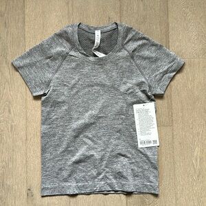 NWT swiftly tech short sleeve race length slate/white size 4 lululemon